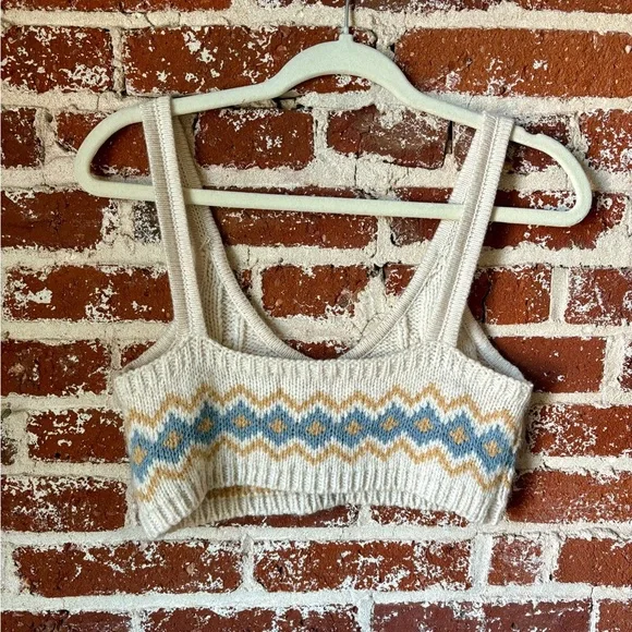 Sage & Oak Young Contemporary Cream knit crop top with blue & tan design - Picture 9 of 9